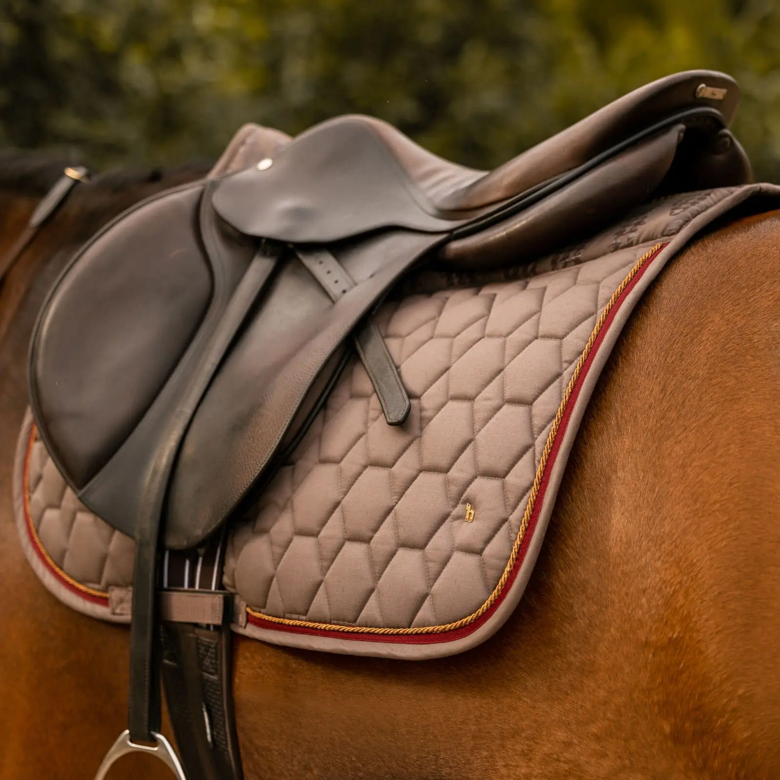 Horze Kenya Anti Slip All Purpose Saddle Pad - Iron Grey Brown 4 Horze Kenya Anti Slip All Purpose Saddle Pad - Iron Grey Brown - Image 2