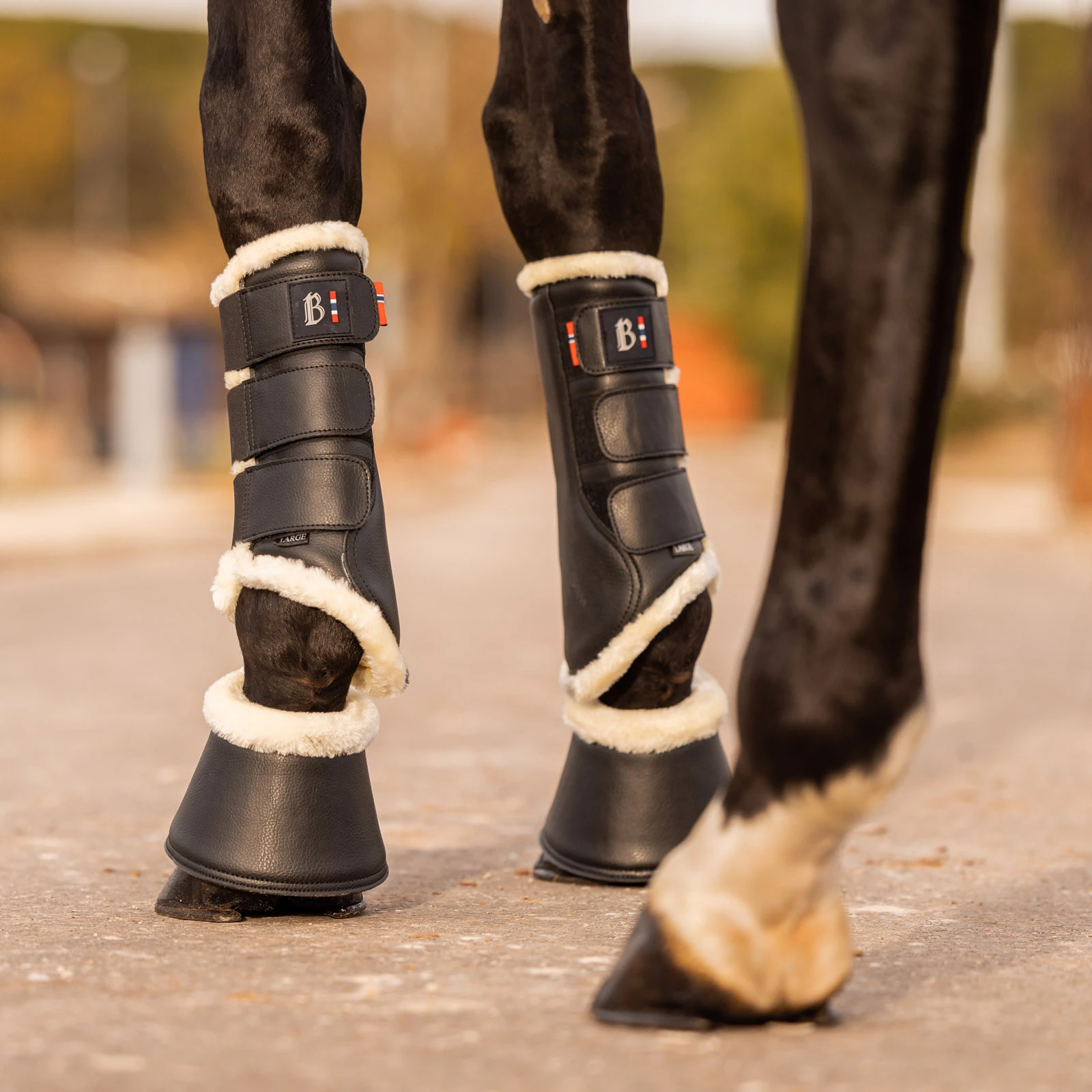 B Vertigo Wellington Fleece Lined Brushing Boots - Black 4 B Vertigo Wellington Fleece Lined Brushing Boots - Black - Image 2