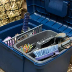 Horze Smart Grooming Box - Dark Dark Blue -Equinavia Shop 28ccdf4e 6e61 402d a935 3da61b4b5adb26242 DDB a54258426d75df6d9b8aded442ea692b928c6236