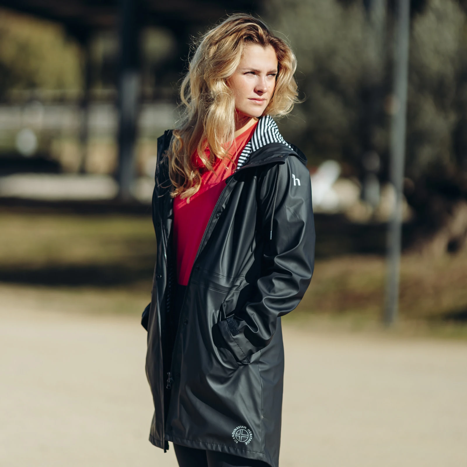 Horze Dania Womens Rain Coat With Jersey Knit Lining - Dark Navy 6 Horze Dania Womens Rain Coat With Jersey Knit Lining - Dark Navy - Image 4