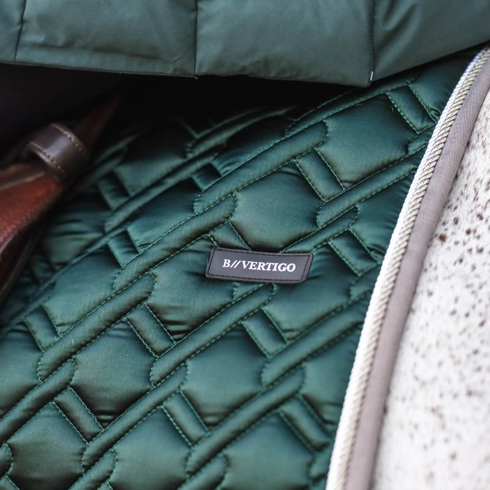 B Vertigo Evolve Jumping Pad With Anti Slip Padding - Jungle Green 7 B Vertigo Evolve Jumping Pad With Anti Slip Padding - Jungle Green - Image 5