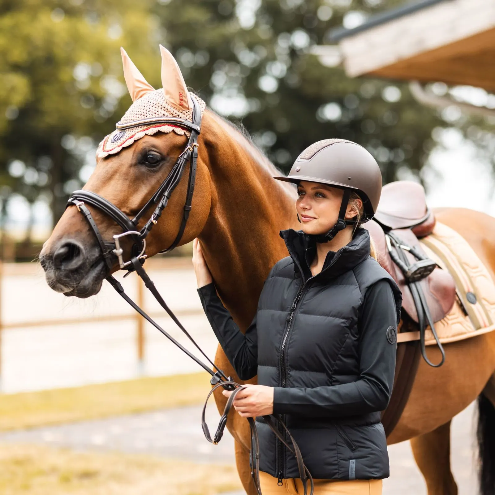 Horze Rianna Womens Padded Puffer Vest - Caviar Black 6 Horze Rianna Womens Padded Puffer Vest - Caviar Black - Image 4