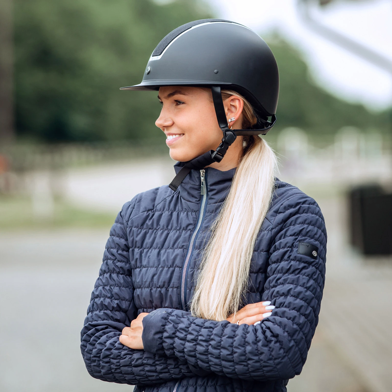 Horze Luna Womens Quilted Stretch Jacket - Dark Navy 9 Horze Luna Womens Quilted Stretch Jacket - Dark Navy - Image 7