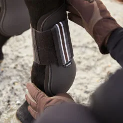 Horze Adepto Tendon Boots - Dark Brown -Equinavia Shop 4c4d26fa ffbe 4ac7 88be 3a931632626e19203 DBR bdcea38ef8e0f8a757d09de6c637d458e5fc659e