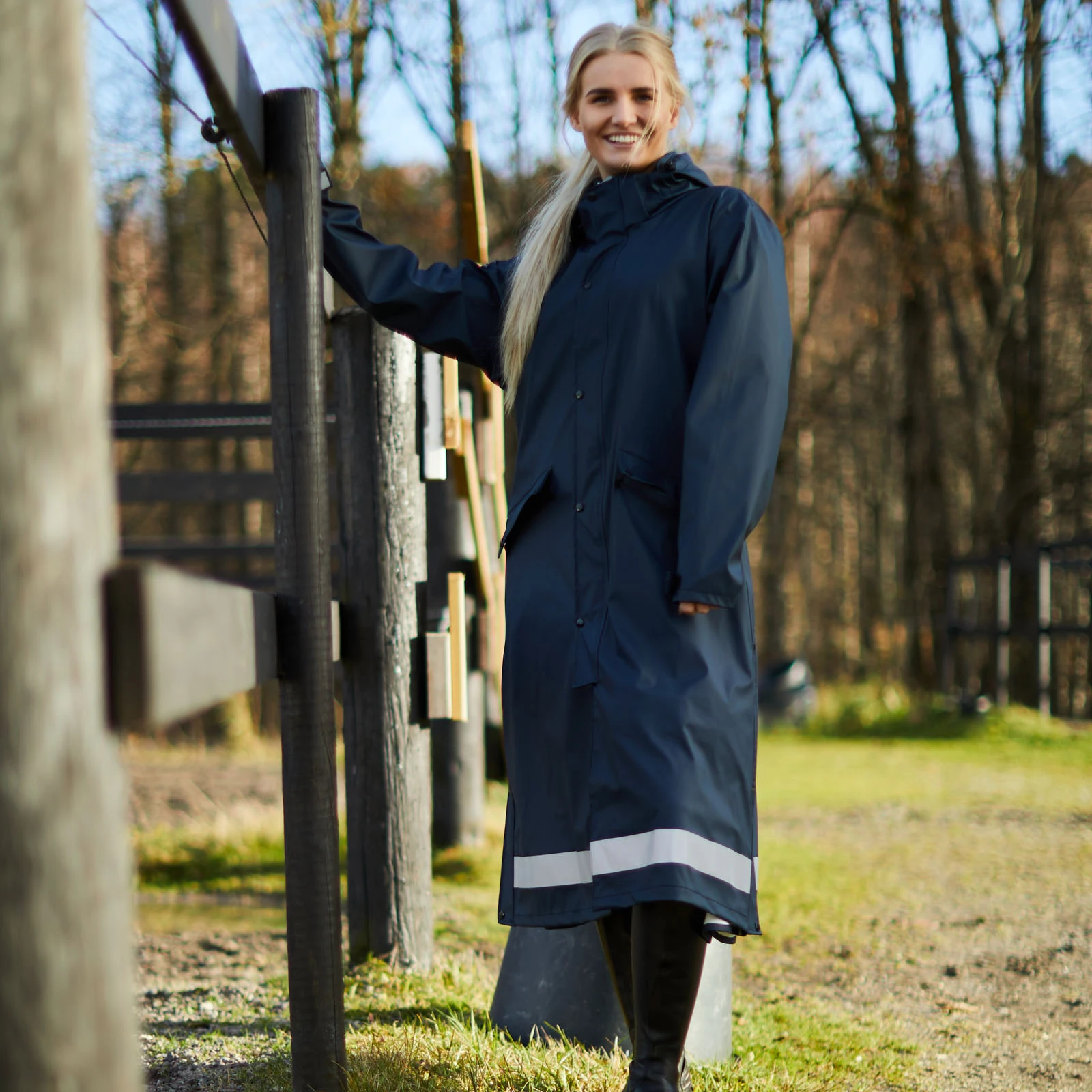 Horze Hazel Long Raincoat - Dark Navy 6 Horze Hazel Long Raincoat - Dark Navy - Image 4