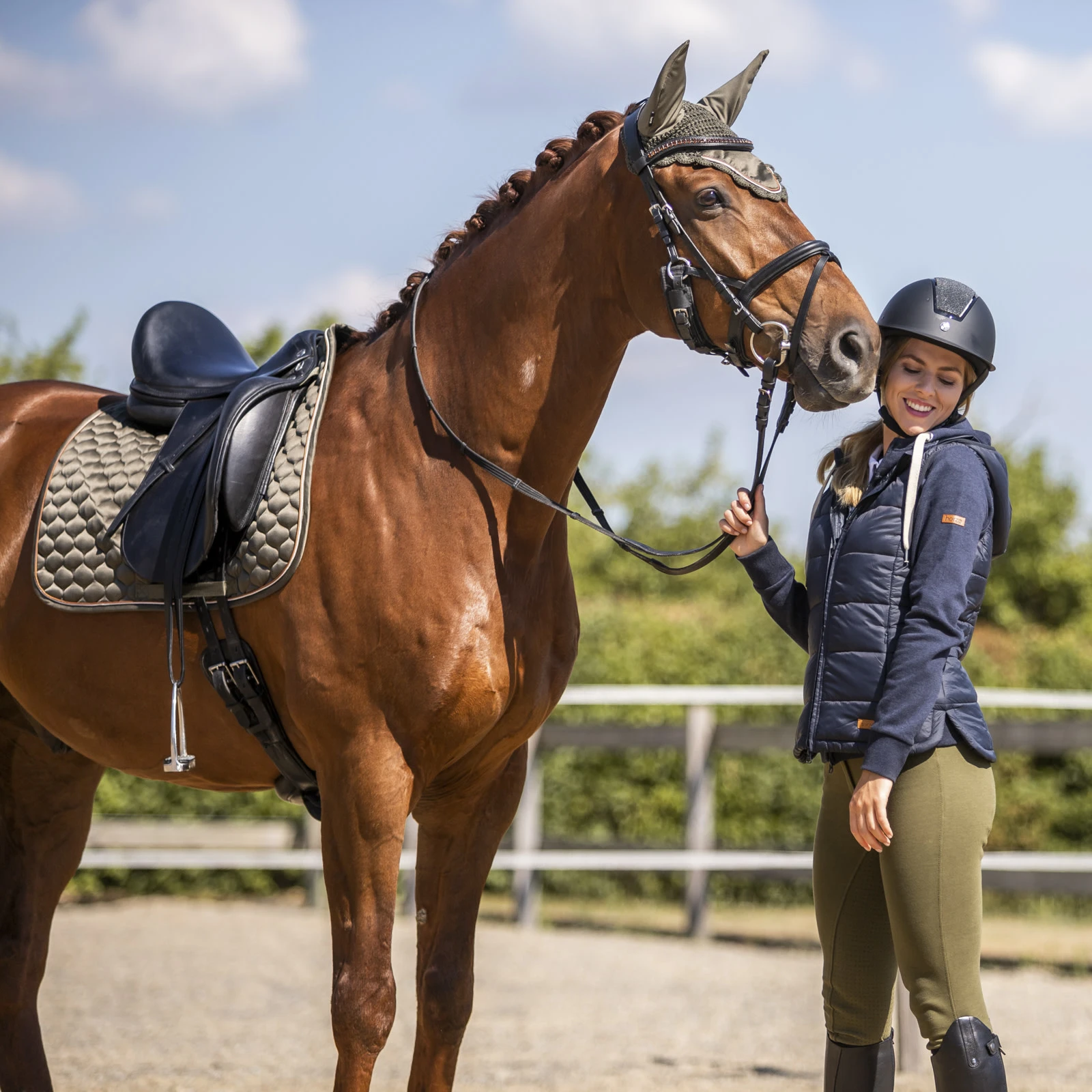 Horze Sandnes Dressage Saddle Pad - Dark Olive 6 Horze Sandnes Dressage Saddle Pad - Dark Olive - Image 4