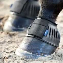 Horze FinnTack Ribbed Bell Boots - Black -Equinavia Shop e34283ea 2292 4b19 88f1 a96102f8f14919705 BL c099fe8002114f20839932e8b8fc61cc0ccf8ad1