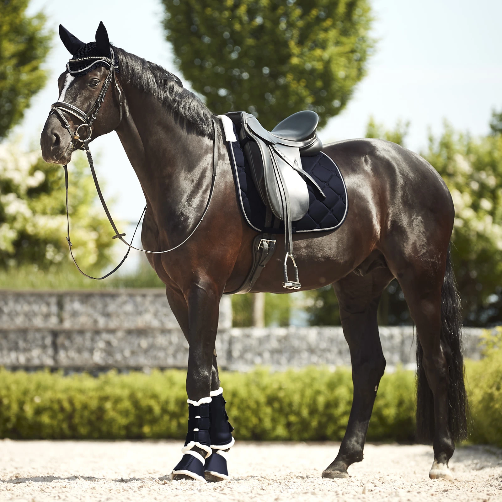 Horze Ghent Quick Dry Dressage Saddle Pad With Faux Fur - Dark Navy 7 Horze Ghent Quick Dry Dressage Saddle Pad With Faux Fur - Dark Navy - Image 5