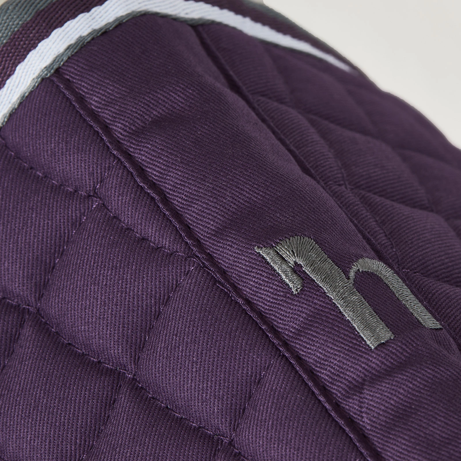 Horze Adepto Dressage Saddle Pad - Blackcurrant Purple 6 Horze Adepto Dressage Saddle Pad - Blackcurrant Purple - Image 4